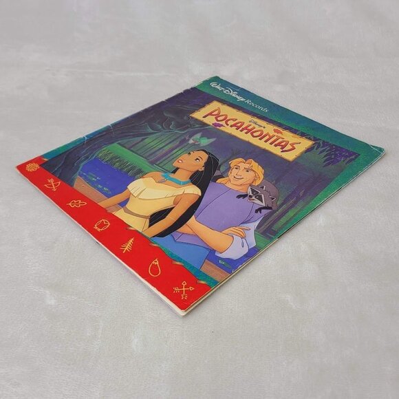 Disney's Pocahontas 1995 Illustrated Book Walt Disney Story - Picture 6 of 9